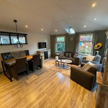 בקתה Atmospheric Wellness Bungalow With A Garden In Natural Area Oldebroek